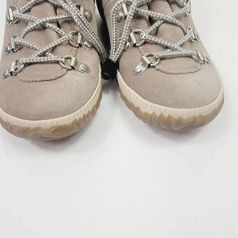 Sorel Kids Out and About Conquest Boots Size 1 Grayish Tan Suede